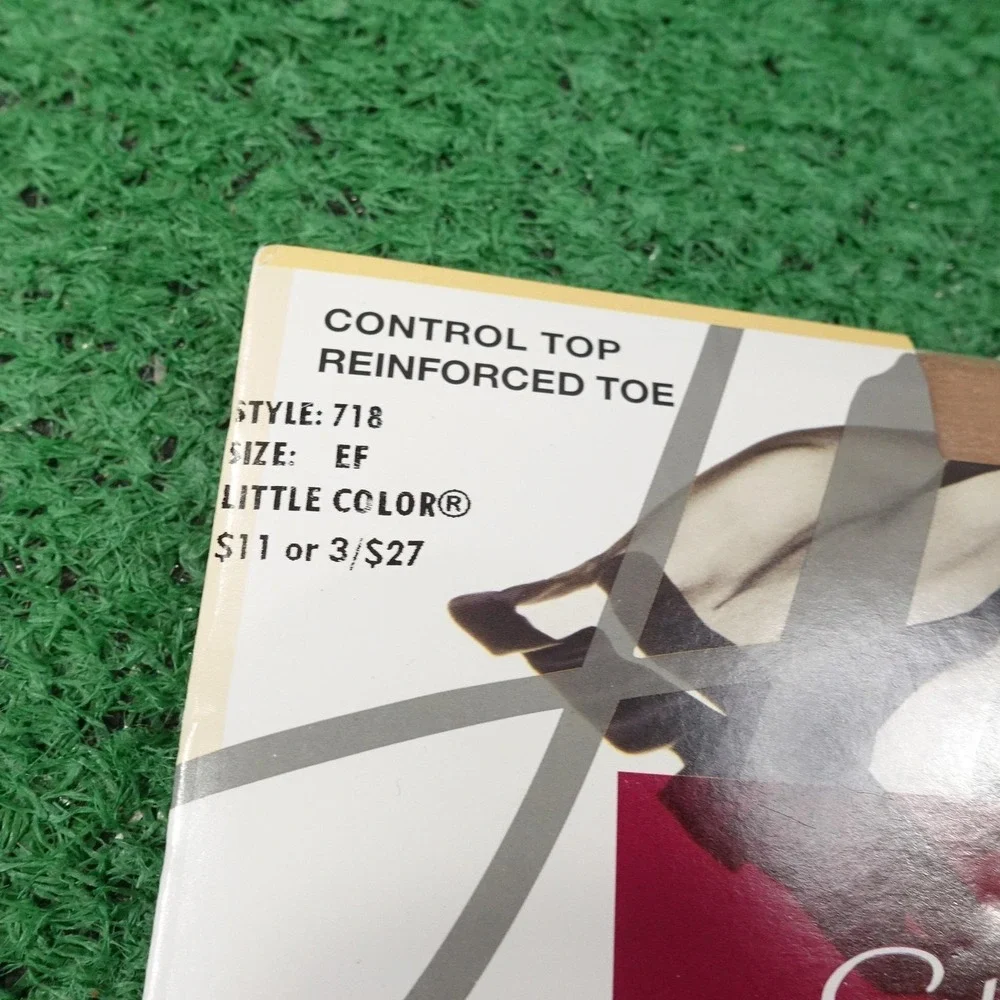 Hanes Silk Reflections Womens Pantyhose EF Beige Silky Sheer Control Top